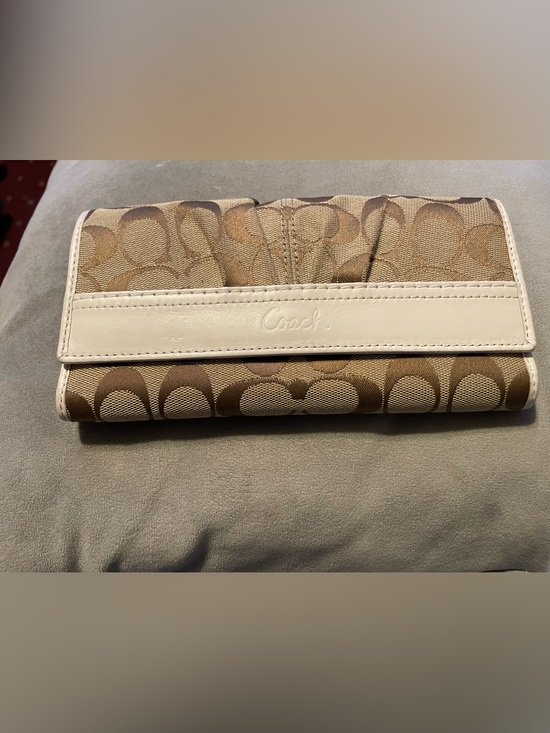 Coach Handbags - Coach Canvas Wallet in Khaki and Chalk